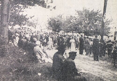 Hitler-Rede auf dem Hainberg, Andrang zur Kasse.